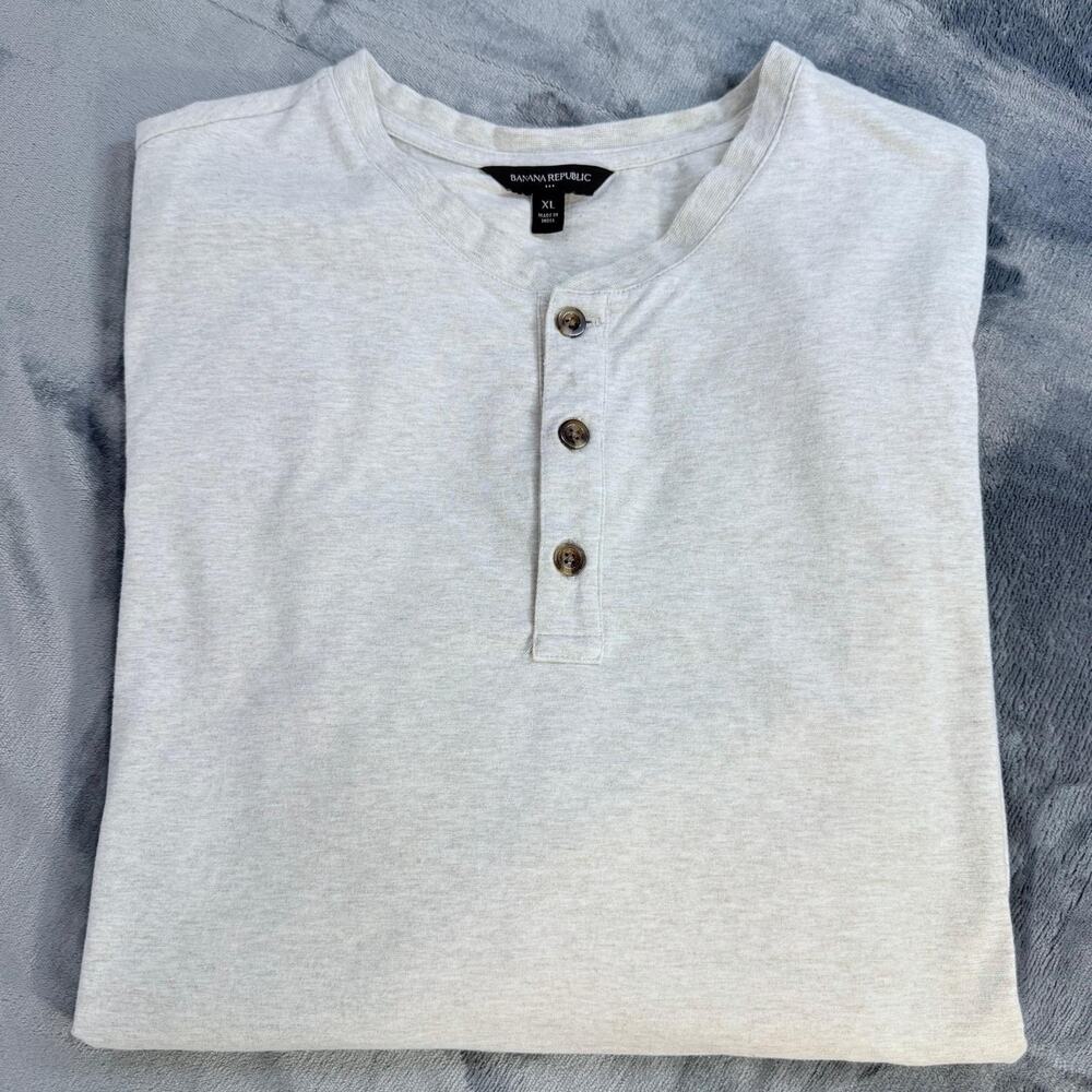 Banana Republic Men’s Heather Grey Long Sleeve Henley Sz XL Preppy Stretch